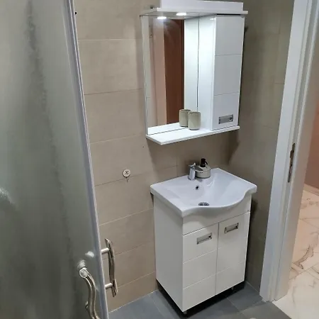 Cera Luxe 2 Apartmán Soko Banja