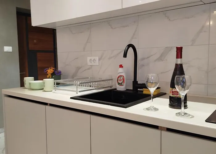 Cera Luxe 2 Apartamento *